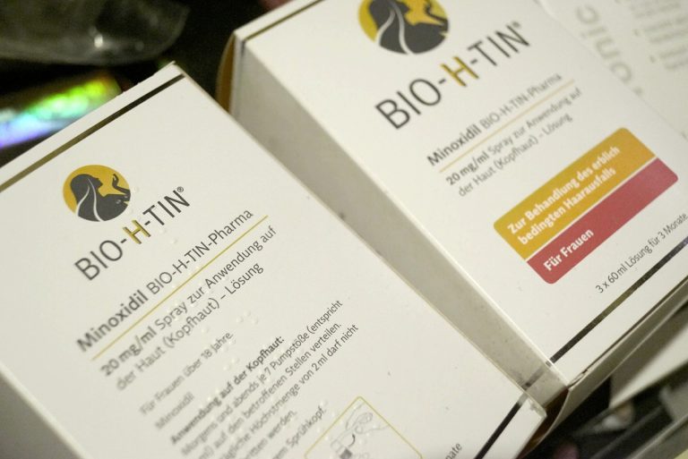 Minoxidil Haarausfall vegan erblich Frau Bio-H-tin Erfahrungsbericht Pharma